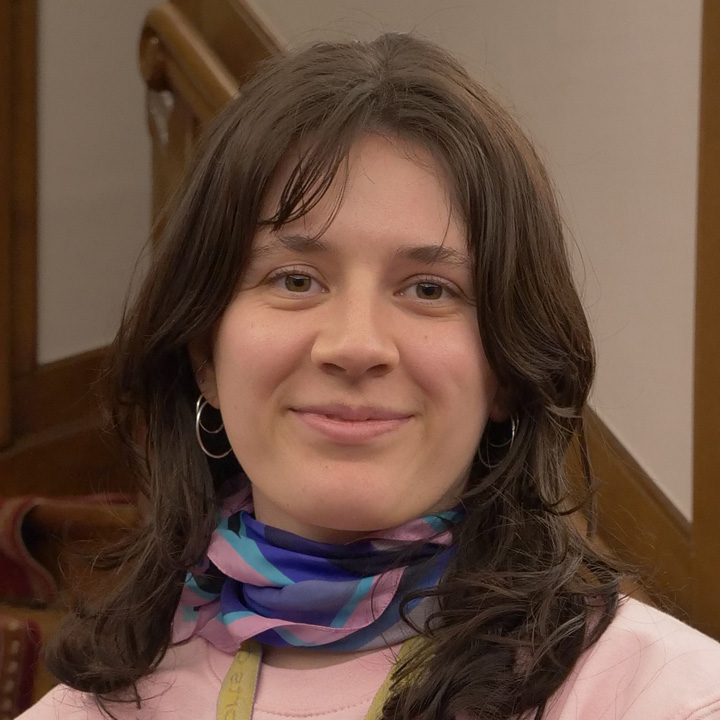 Sina Rötheli (sie/mensch)
